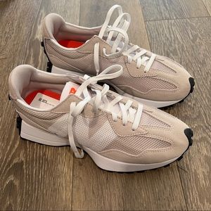 New Balance Women’s 327 Sneaker